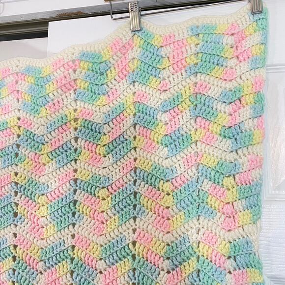 Pastel Multicolor Hand Knit Chevron Afghan Knit Baby Blanket Decor 31 x 46 - Picture 2 of 6